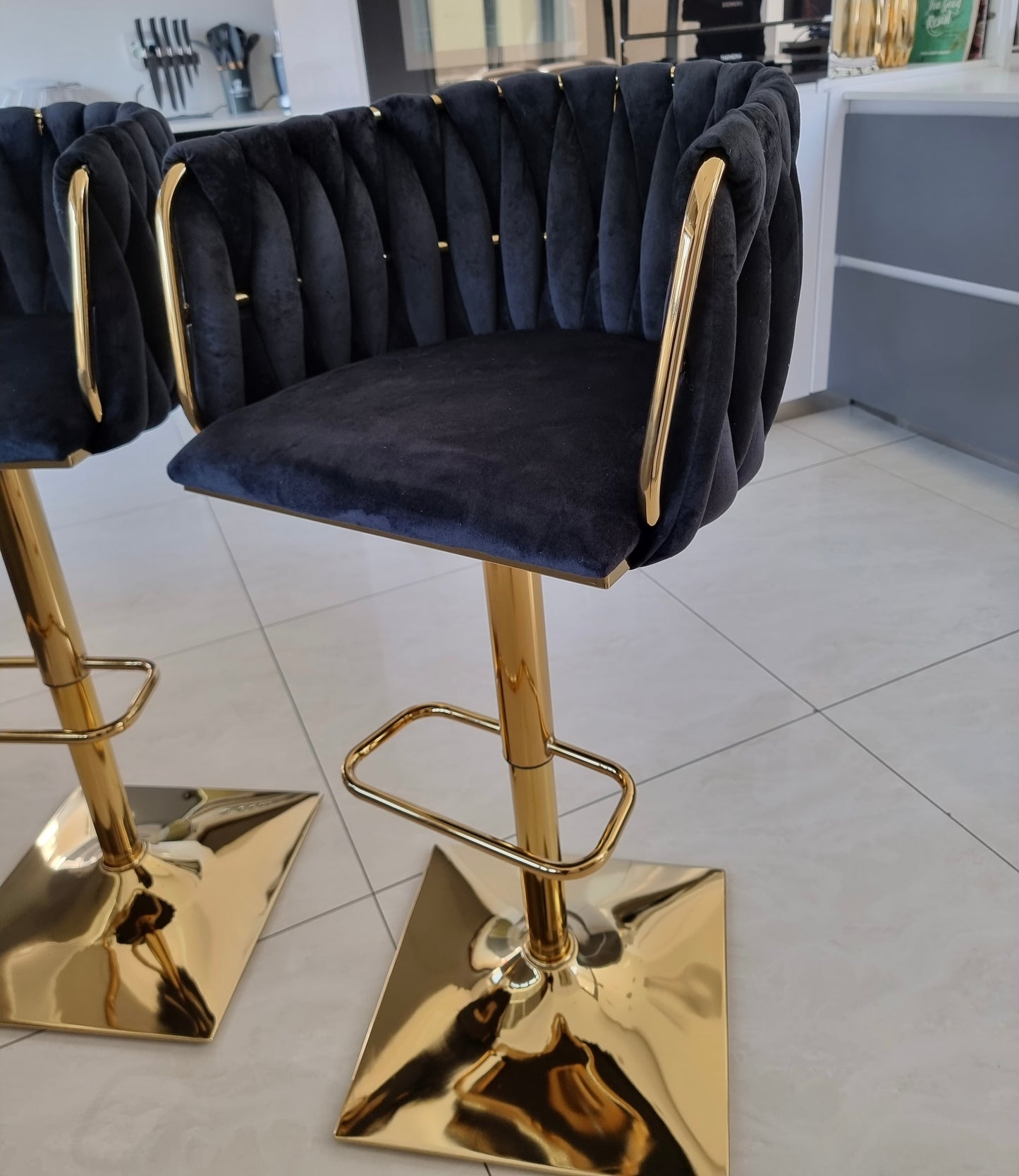 Twisted 01 bar stool