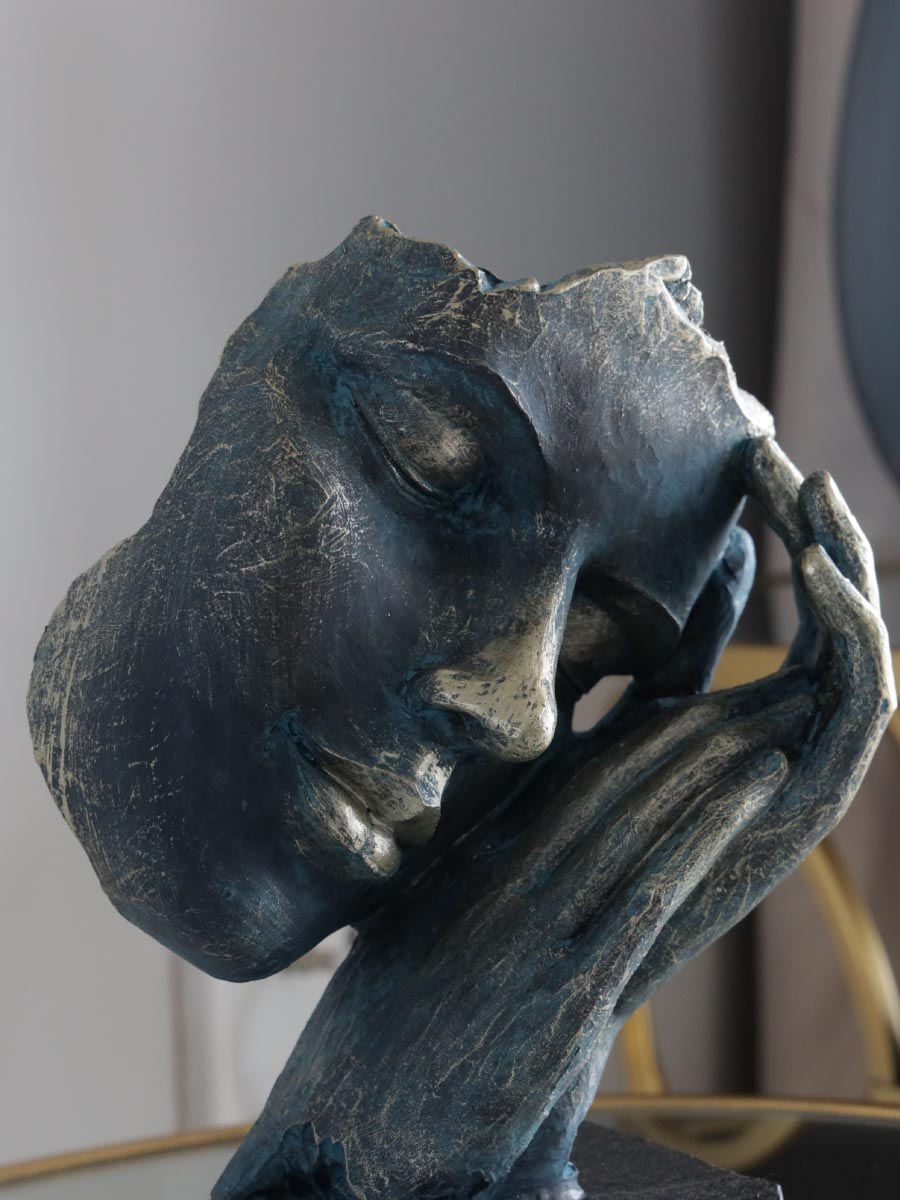 Resting lady figurine 23cm