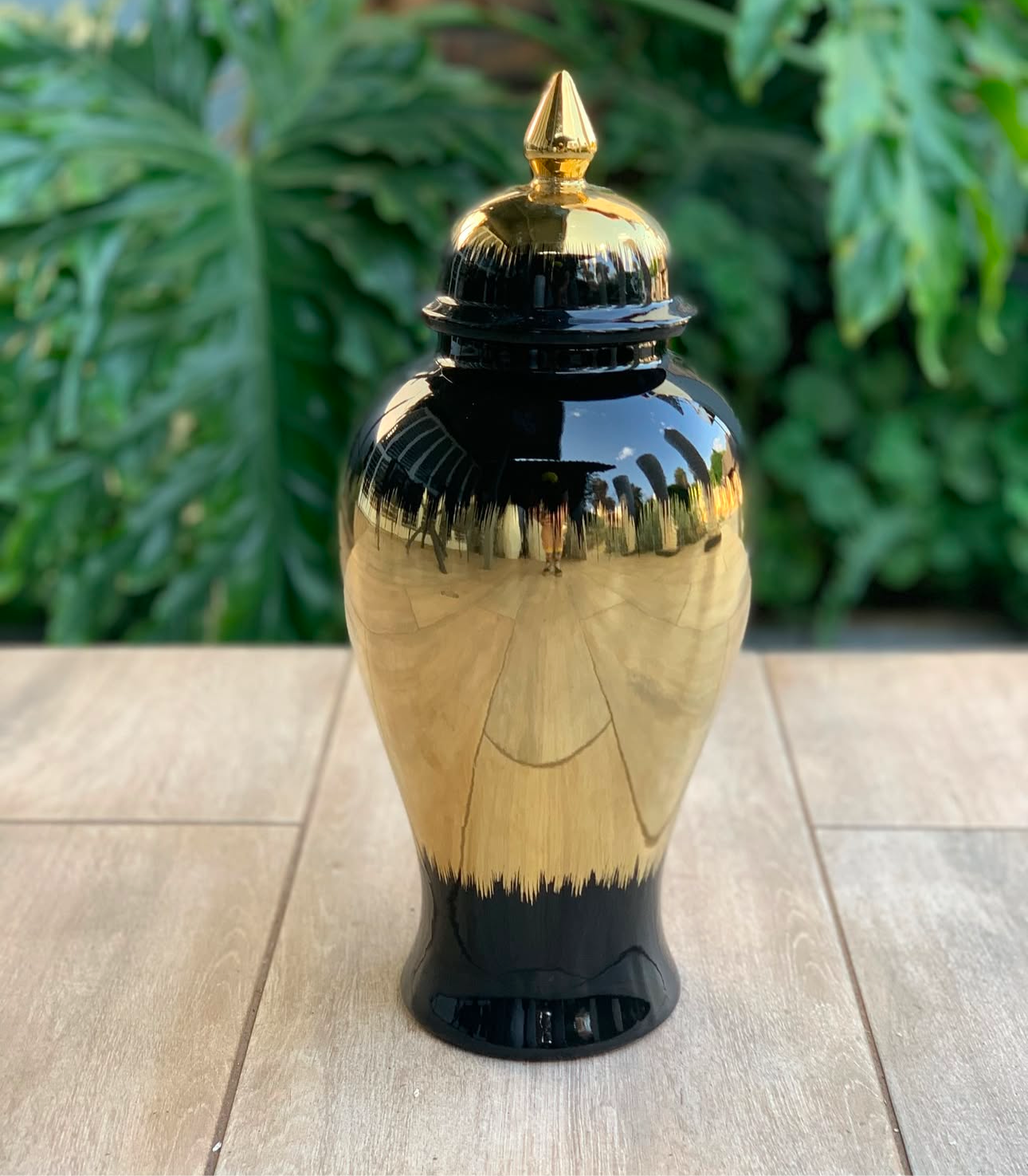 Noir ginger jar set