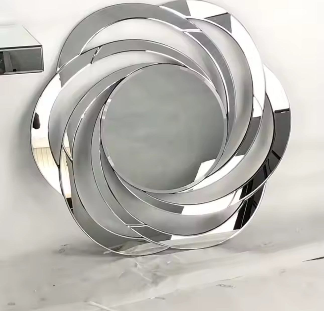Lemniscate mirror